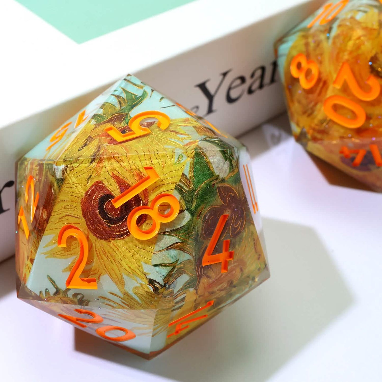 Solflowers Grace – view 5 – art core DnD dice set
