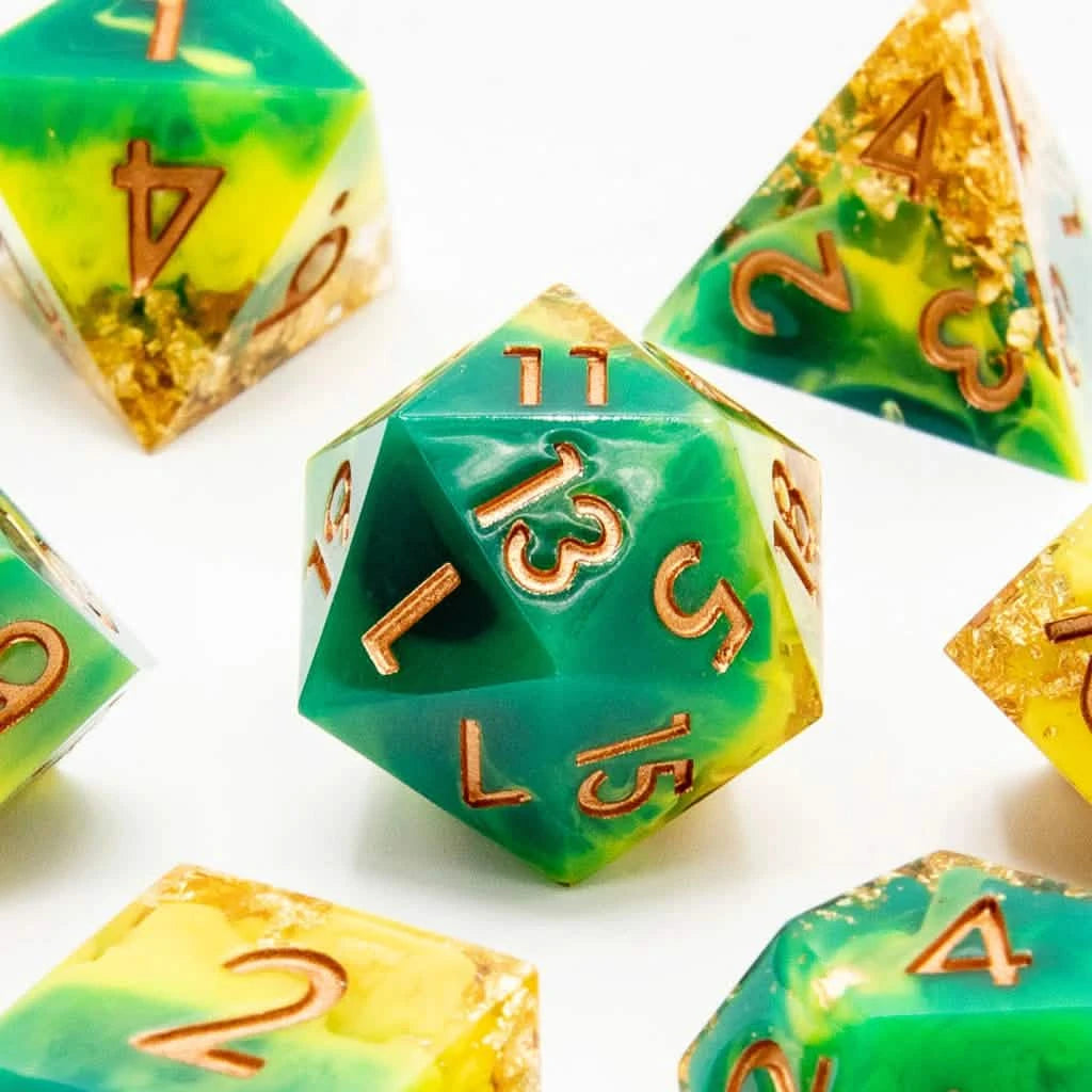 Aurum Twist – close-up view – sharp edge resin DnD dice set