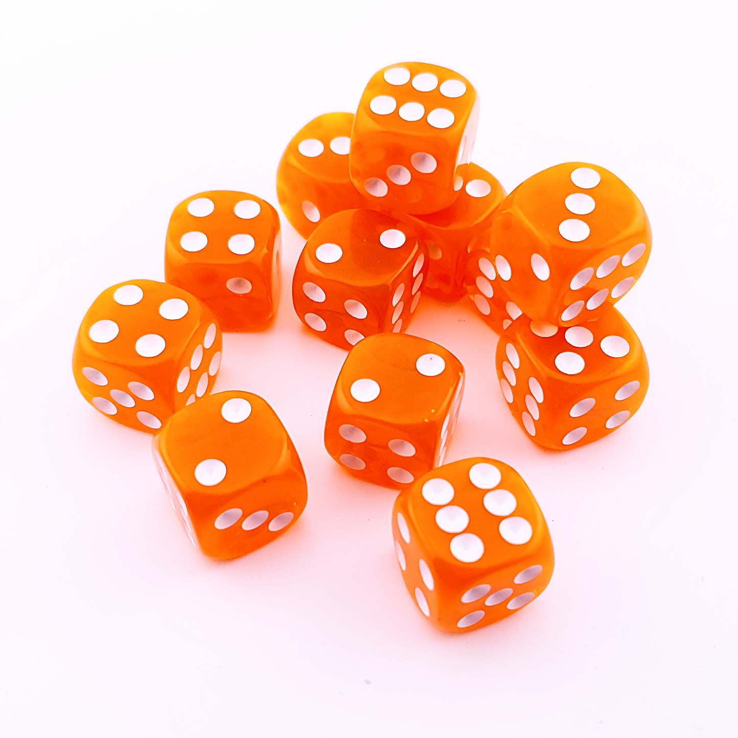 16mm D6 – close-up view – 16mm D6 dice set (3)