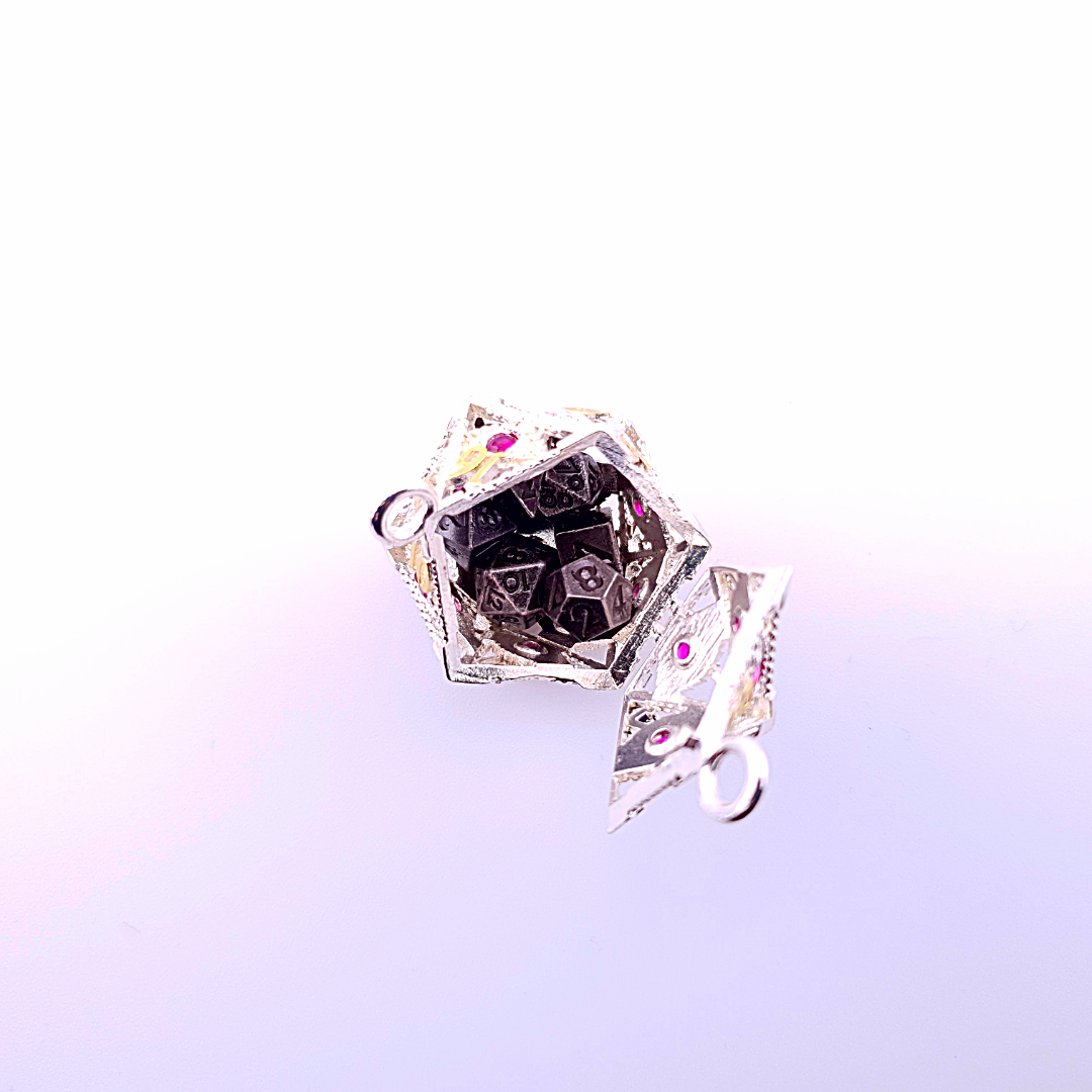 Vaultstone – close-up view – mini DnD dice keyring (5)