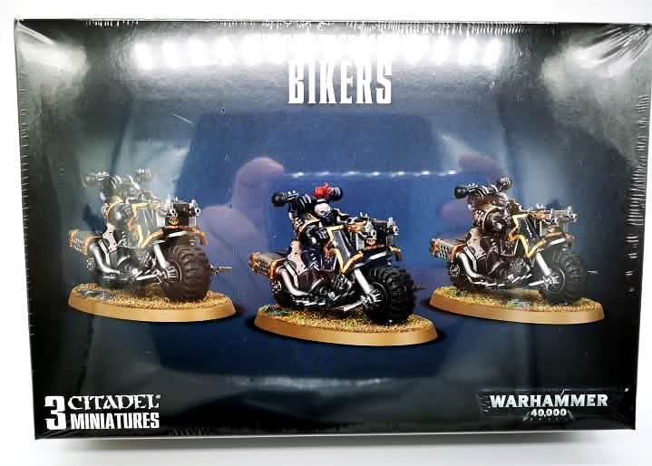 Chaos Space Marines: Chaos Bikers – Warhammer miniature – Tabletop Dominion