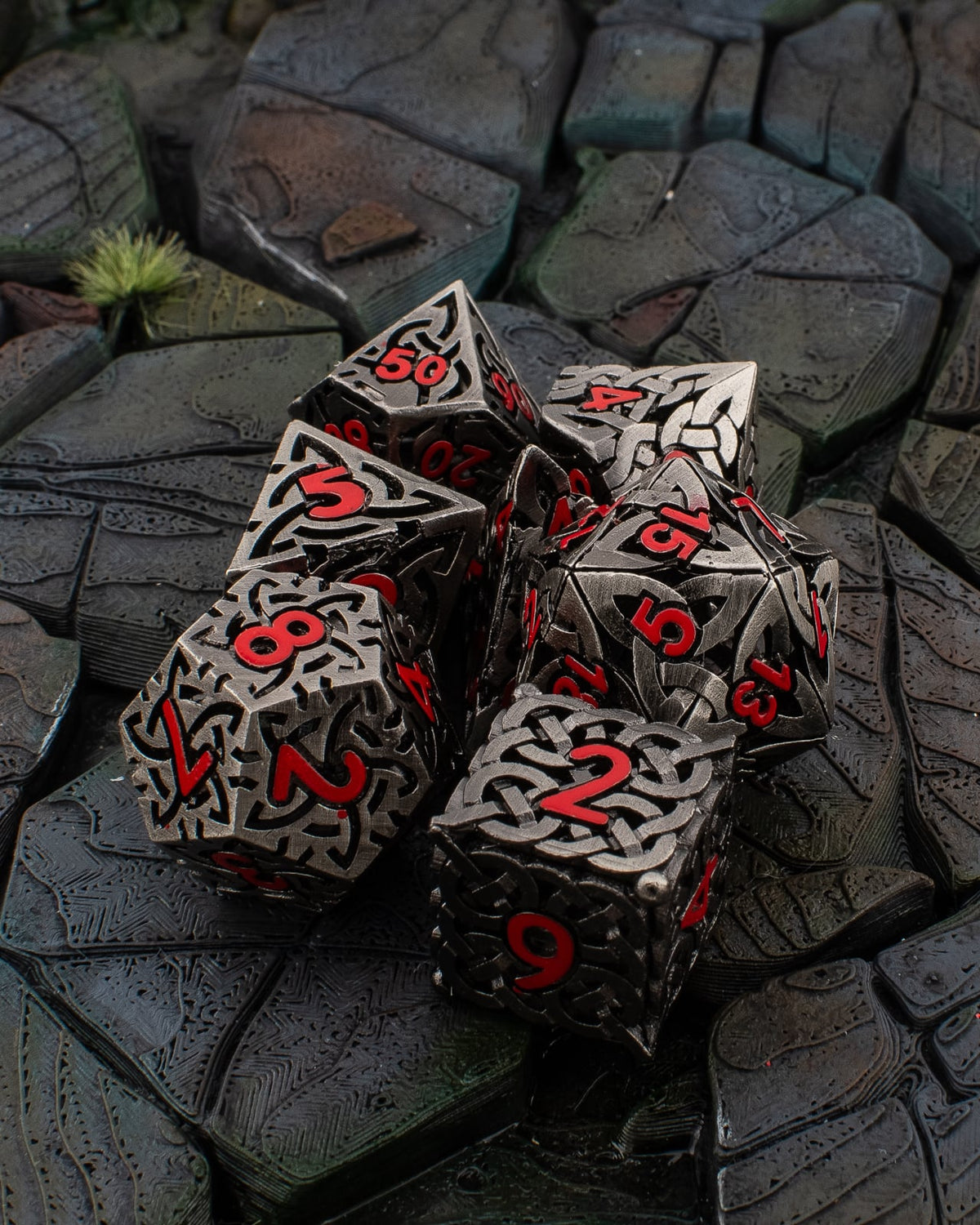 Hollow Maze Metal Dice Set